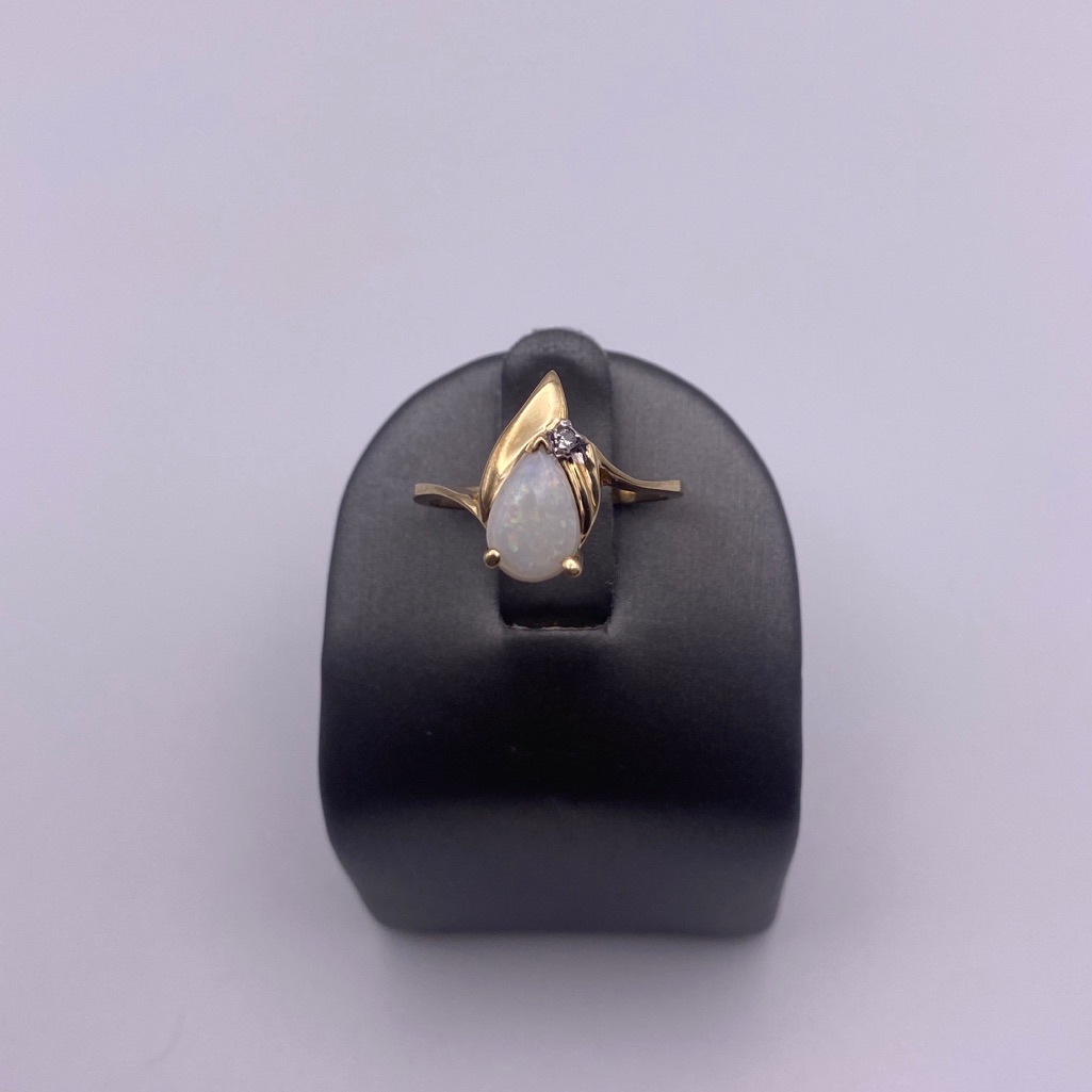10k Yellow Gold Opal And Diamond Ring
